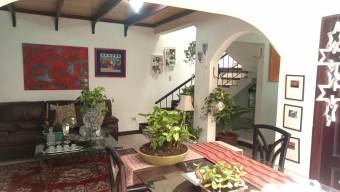 Propiedad con 2 Apartamentos en Escazú #26-1207 GS