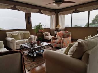 Casa de Lujo 3 Hab en Condominio Exclusivo #23-516 GS