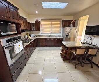 House for sale in Villas Ilusiones Condominium in Tambor de Alajuela.