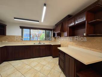 Se alquila casa en Escazú San José 26-1475