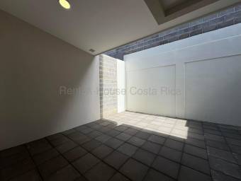 Se alquila casa en Escazú San José 26-1580