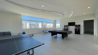 Se alquila casa con patio en Escazú San José 26-1584