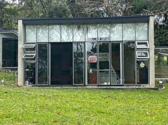 Se alquila casa con lote de más de 1300m2 en Mora San José 26-1341