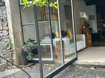 Se alquila casa con lote de más de 1300m2 en Mora San José 26-1341