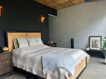 Se alquila casa con lote de más de 1300m2 en Mora San José 26-1341