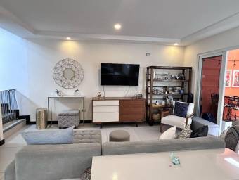 Casa 3 Hab con Vista en Condominio Santa Ana #25-1400 GS