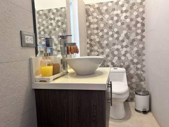 Casa 3 Hab con Vista en Condominio Santa Ana #25-1400 GS