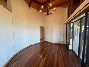 Amplia casa con vista espectacular en San Antonio de Escazú #22-1461 GS