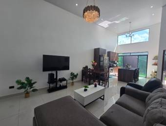 VENTA DE CASA INDEPENDIENTE, UNA PLANTA, SEMINUEVA EN SAN RAFAEL HDIA