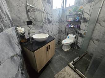 VENTA DE CASA INDEPENDIENTE, UNA PLANTA, SEMINUEVA EN SAN RAFAEL HDIA