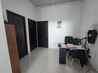 VENTA DE CASA INDEPENDIENTE, UNA PLANTA, SEMINUEVA EN SAN RAFAEL HDIA