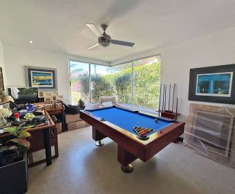 Casa moderna en venta en condominio en Río Oro, Santa Ana