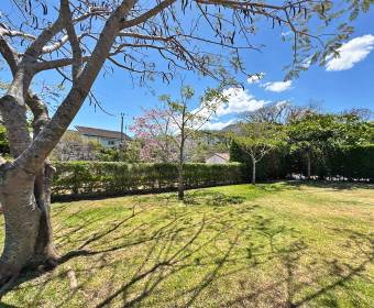 Casa moderna en venta en condominio en Río Oro, Santa Ana