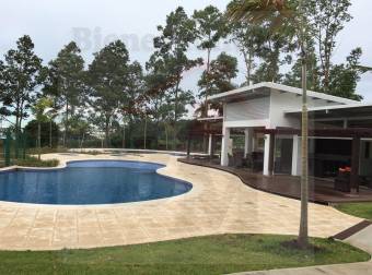 Se Alquila Aparta-Studio con Línea Blanca en Condominio en Heredia