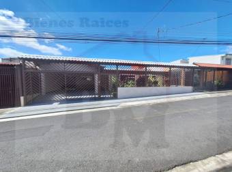 Se Vende Amplia y Hermosa Casa en Mercedes Norte de Heredia (Recién Remodelada)