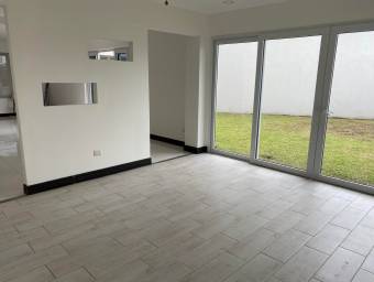 Casa Moderna con Patio y Amenidades Premium #25-1578 GS