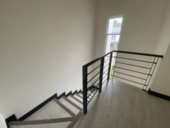 Casa Moderna con Patio y Amenidades Premium #25-1578 GS