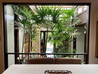 Casa con Amplio Jardín y Terraza en Escazú #25-1835 GS