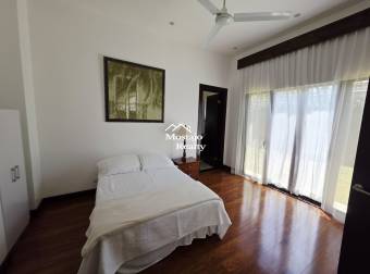 Casa de lujo con amplio jardín en venta en Hacienda del Sol, Santa Ana