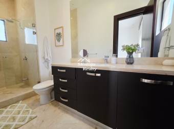 Casa de lujo con amplio jardín en venta en Hacienda del Sol, Santa Ana