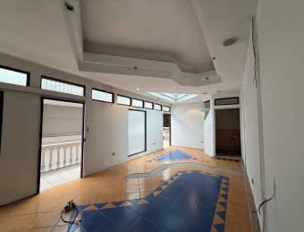 Venta de Amplia Bodega en Heredia / Mls. 26-555 OFC JB Venta de Amplia Bodega en Heredia / Mls. 26-555 OFC JB