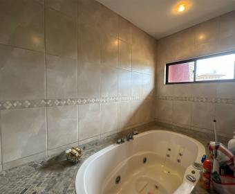 House for sale in the Posada del Río condominium in La Guacima, Alajuela. House for sale in the Posada del Río condominium in La Guacima, Alajuela.