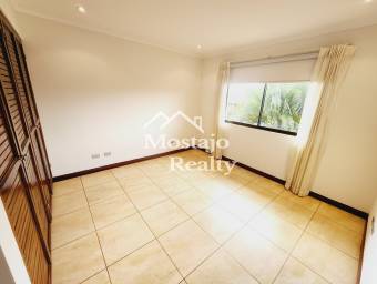 Venta de Casa en Condominio Almeria, Pozos de Santa Ana