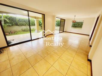 Venta de Casa en Condominio Almeria, Pozos de Santa Ana