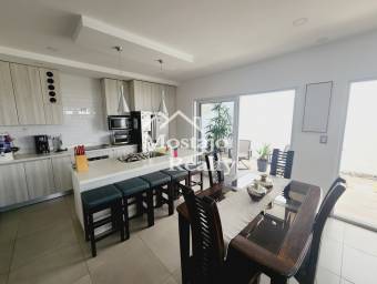 Venta de Casa, Condominio, Santa Ana centro