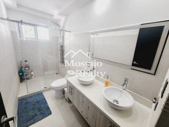 Venta de Casa, Condominio, Santa Ana centro