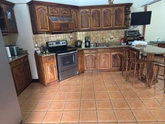 Se alquila casa en Santa Ana San José 26-581