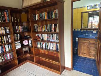 Se alquila casa en Santa Ana San José 26-581