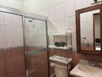 Se alquila casa en Santa Ana San José 26-581