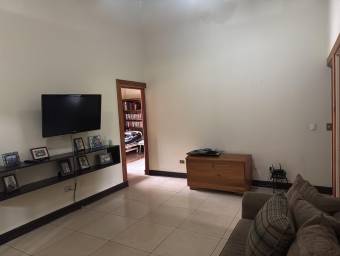 Se alquila casa en Santa Ana San José 26-581