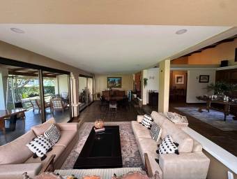 Se alquila casa en Moravia San José 26-496