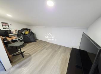 Venta de casa, 3 niveles, Condominio Parques del Sol, Santa Ana Venta de casa, 3 niveles, Condominio Parques del Sol, Santa Ana