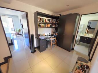 Venta de casa, 3 niveles, Condominio Parques del Sol, Santa Ana Venta de casa, 3 niveles, Condominio Parques del Sol, Santa Ana