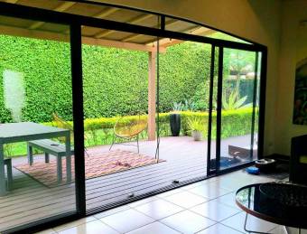 Se alquila casa en Santa Ana San José 26-1368