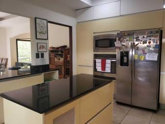 Se alquila casa en Santa Ana San José 26-1368