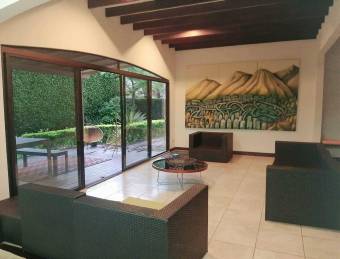 Se alquila casa en Santa Ana San José 26-1368