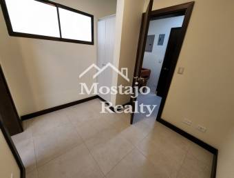 Venta de casa moderna en Condominio Hacienda Paraiso, Santa Ana