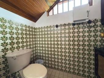 Casa esquinera con uso mixto y gran jardín en Alajuela #26-748 GS, $ 750,000, 4, Alajuela, Alajuela