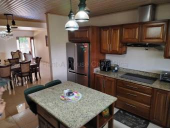 Se vende casa en San Isidro en Alajuela  #26-1597