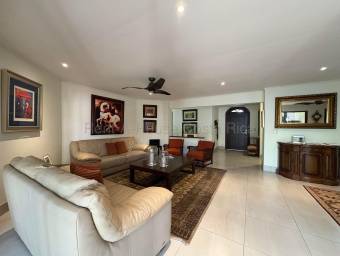 Hermosa casa de una planta con jardín en exclusivo condominio #26-1494 GS