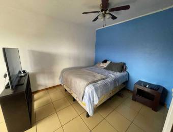 Multifamiliar de 6 apartamentos con ingresos inmediatos y alta rentabilidad #26-720 GS