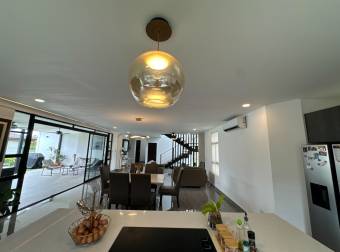 Casa de 2 plantas a la venta en el condominio Los Llanos en Ciudad Hacienda Los Reyes