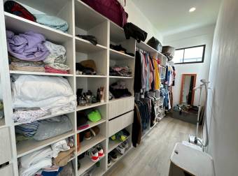 Casa de 2 plantas a la venta en el condominio Los Llanos en Ciudad Hacienda Los Reyes