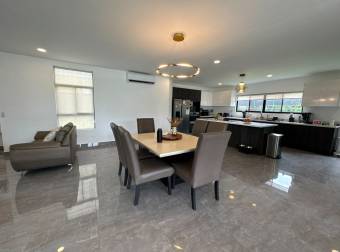 Casa de 2 plantas a la venta en el condominio Los Llanos en Ciudad Hacienda Los Reyes