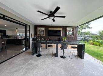 Casa de 2 plantas a la venta en el condominio Los Llanos en Ciudad Hacienda Los Reyes