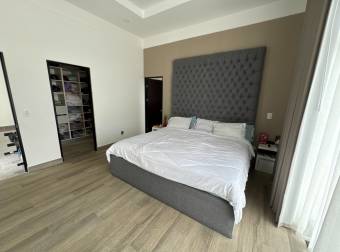 Casa de 2 plantas a la venta en el condominio Los Llanos en Ciudad Hacienda Los Reyes